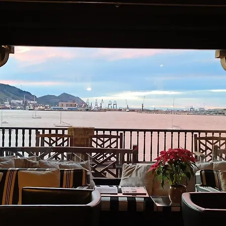 Ercilla Embarcadero 4*