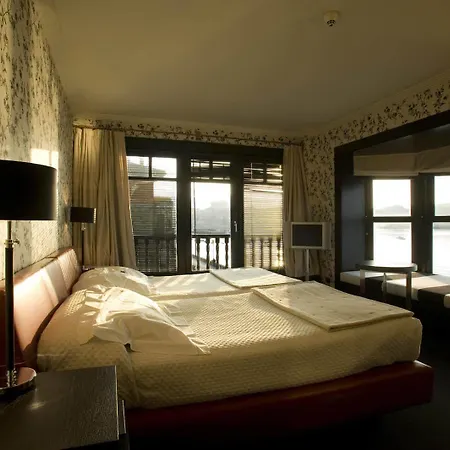 Ercilla Embarcadero Szálloda
