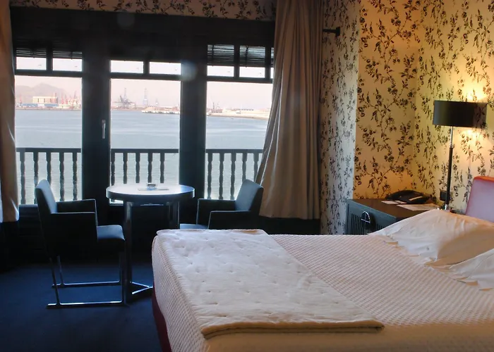 Hotell Ercilla Embarcadero 4*